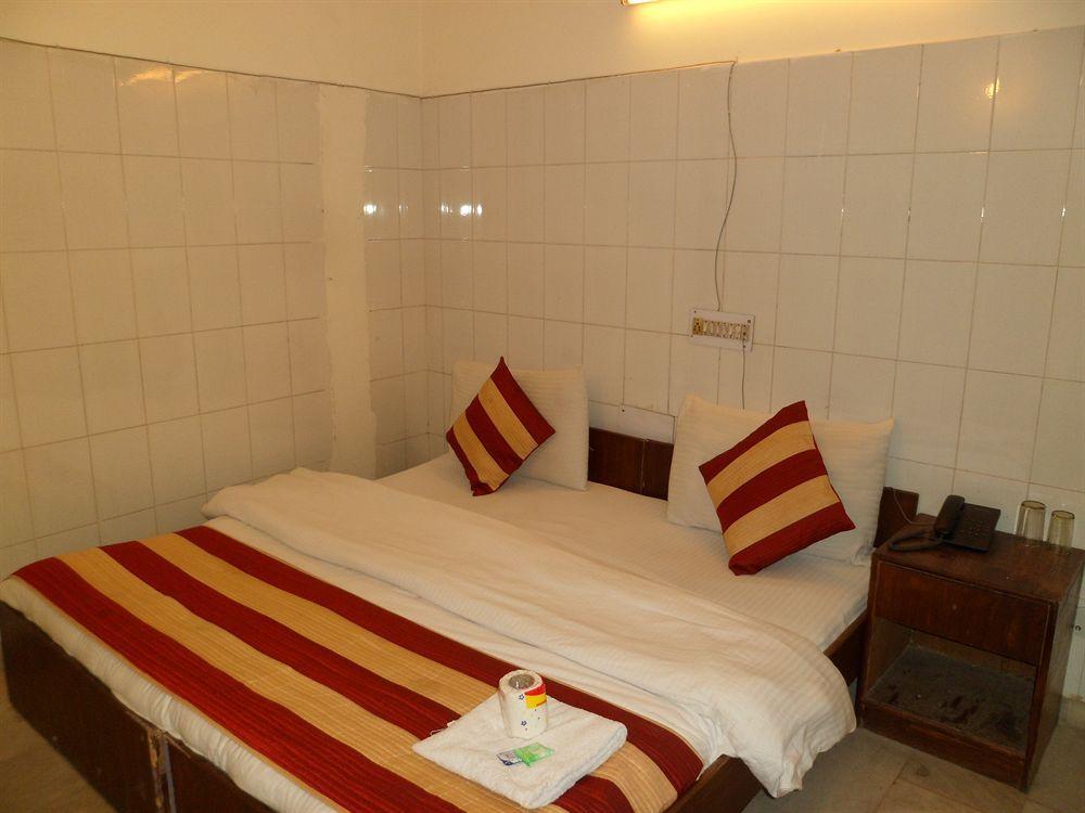 Arjun Hotel