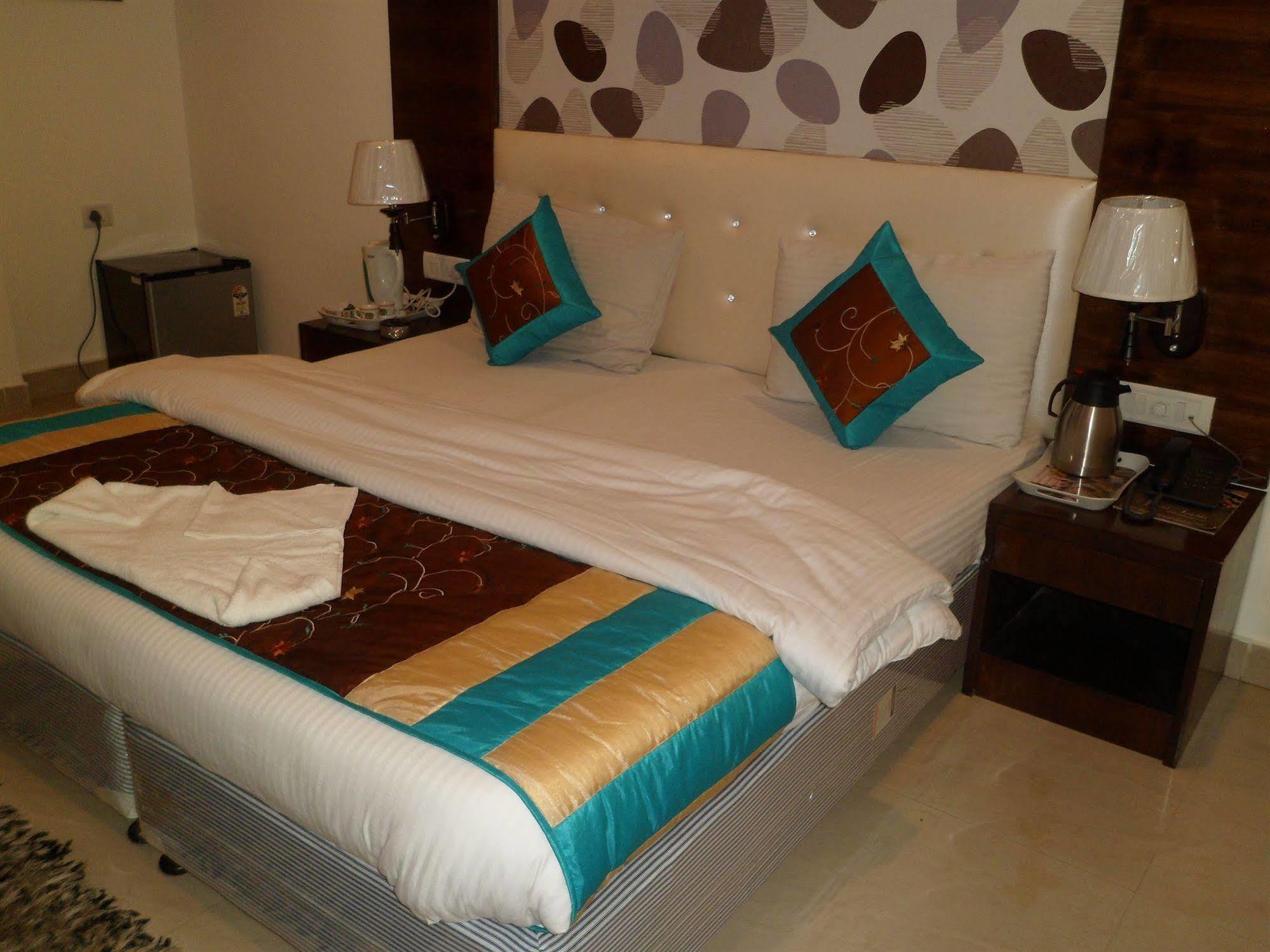Arjun Hotel 3*