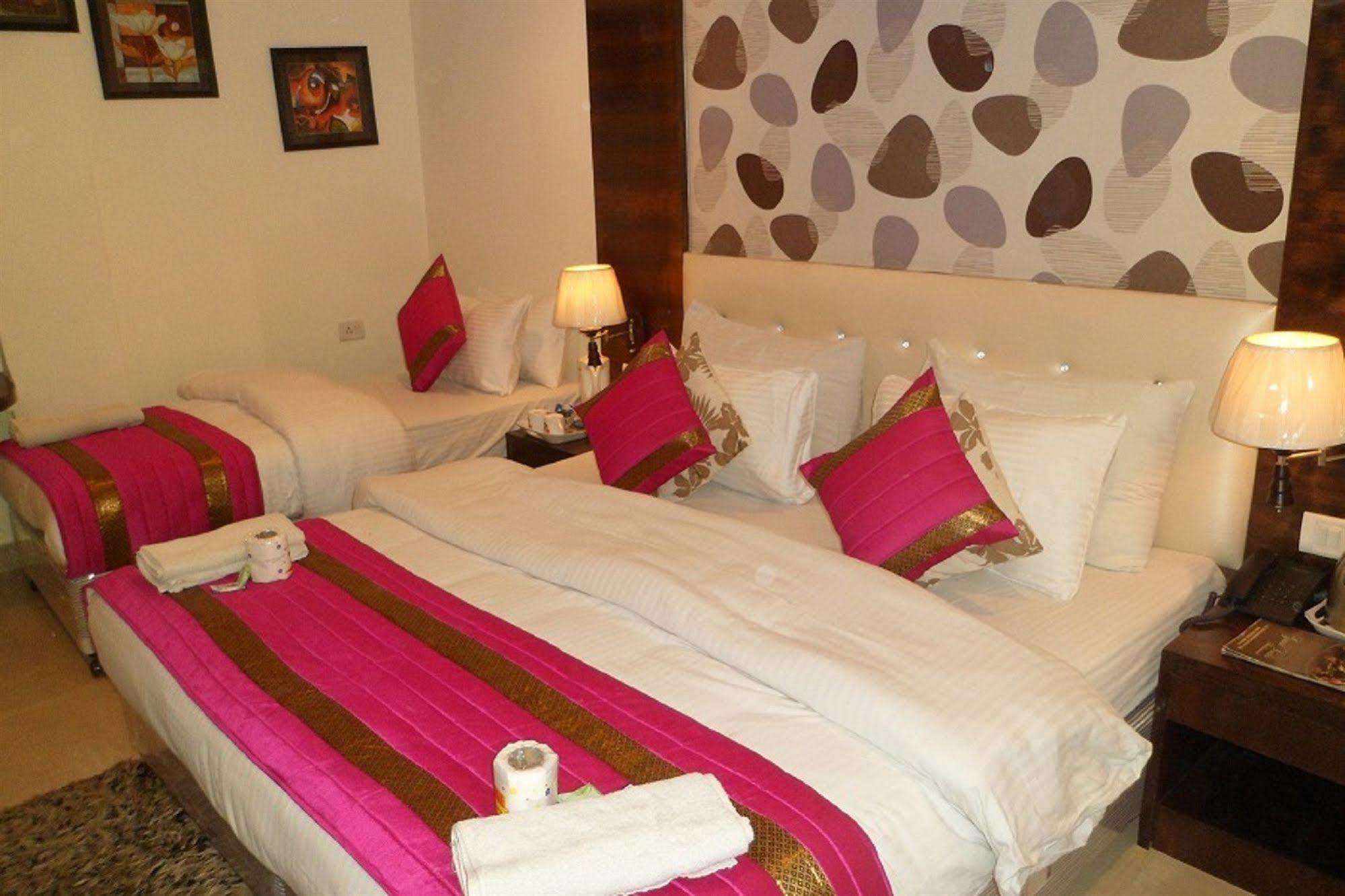 Arjun Hotel 3*
