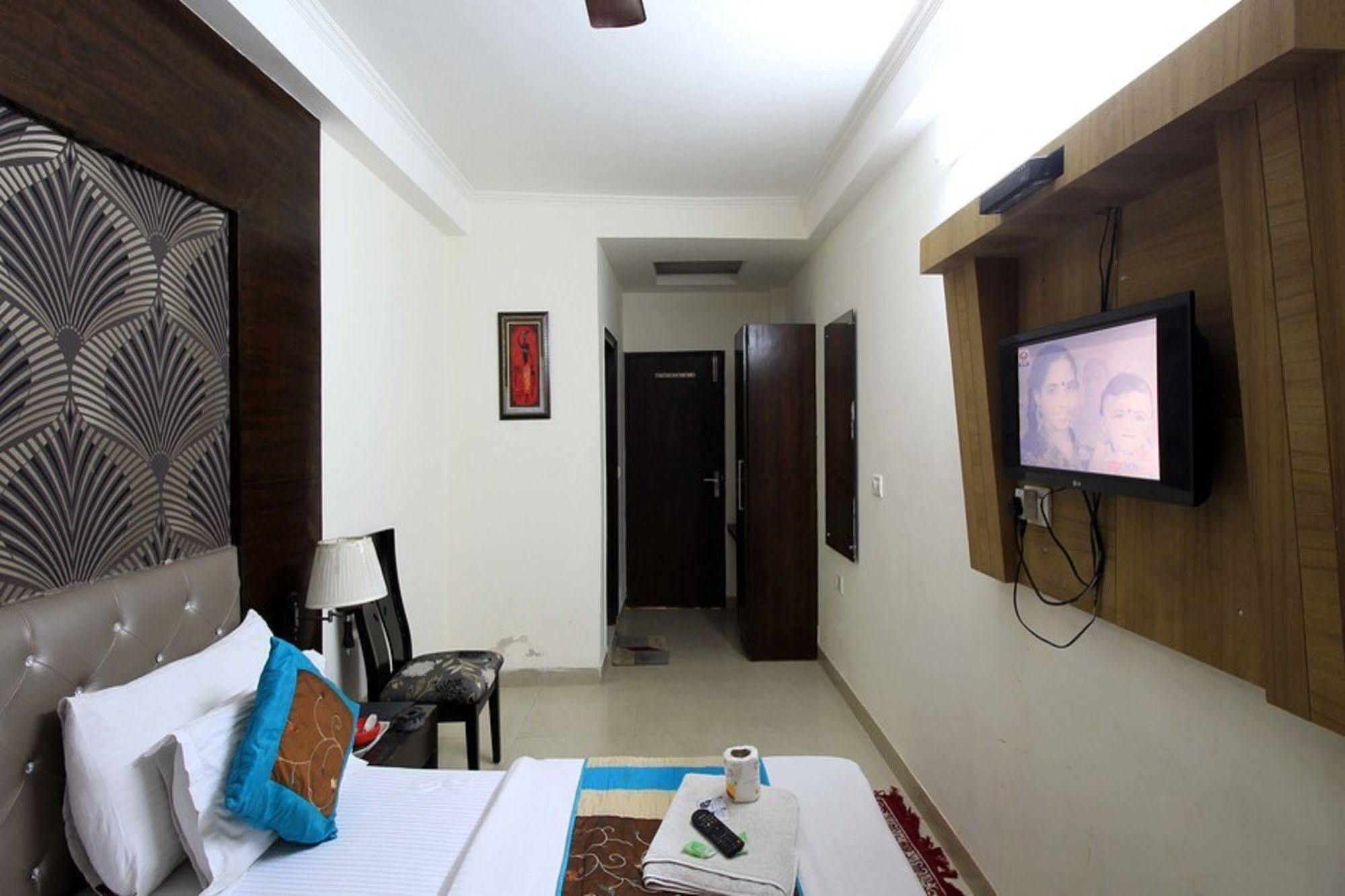 Arjun Hotel 3*