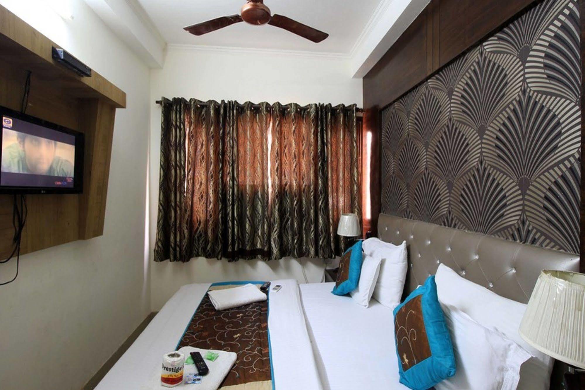 Arjun Hotel