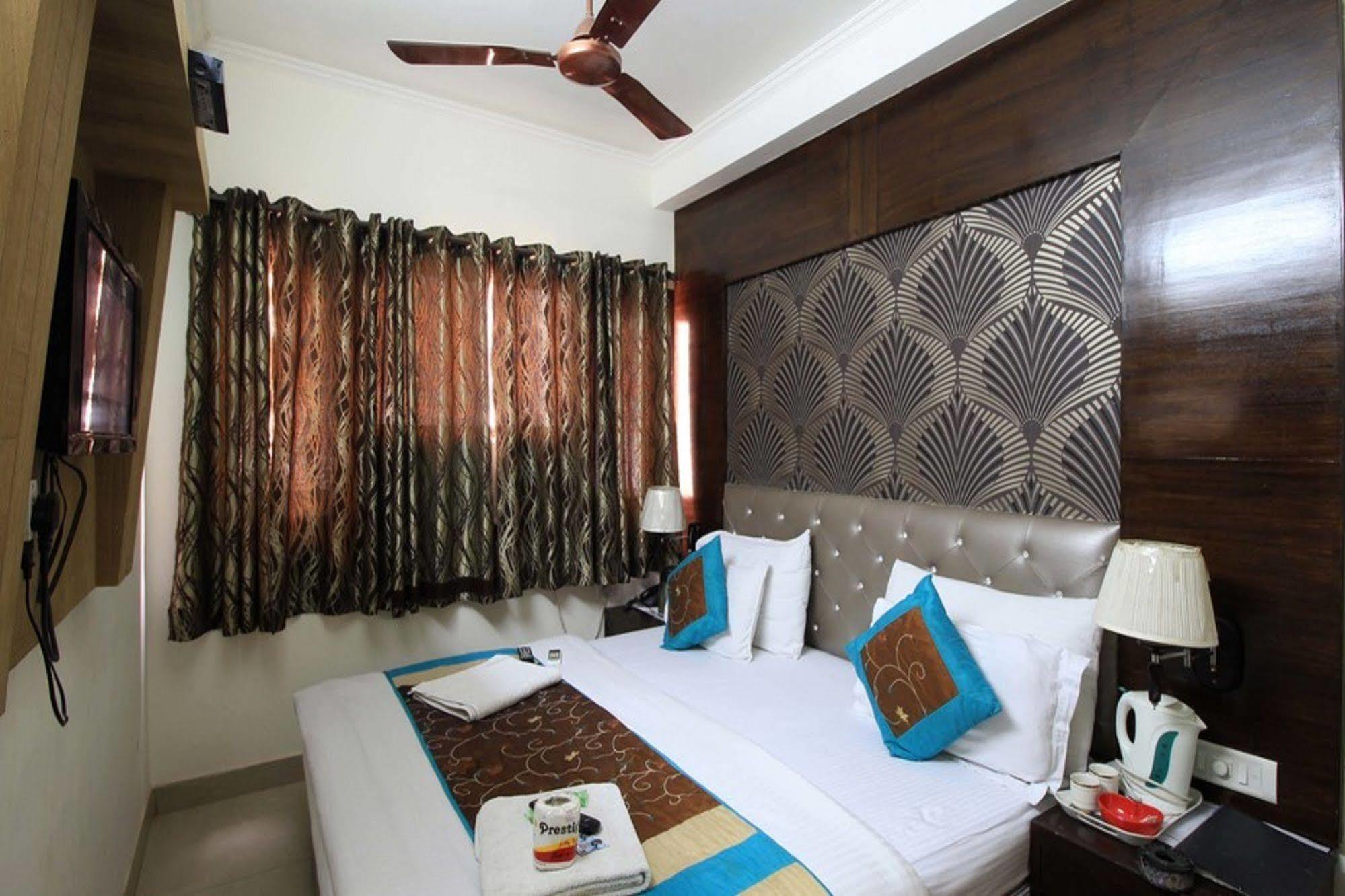 Arjun Hotel 3*