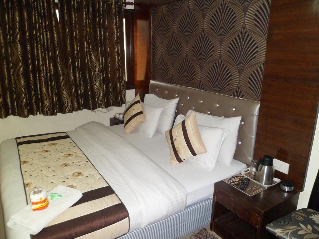 Hotel Arjun New Delhi